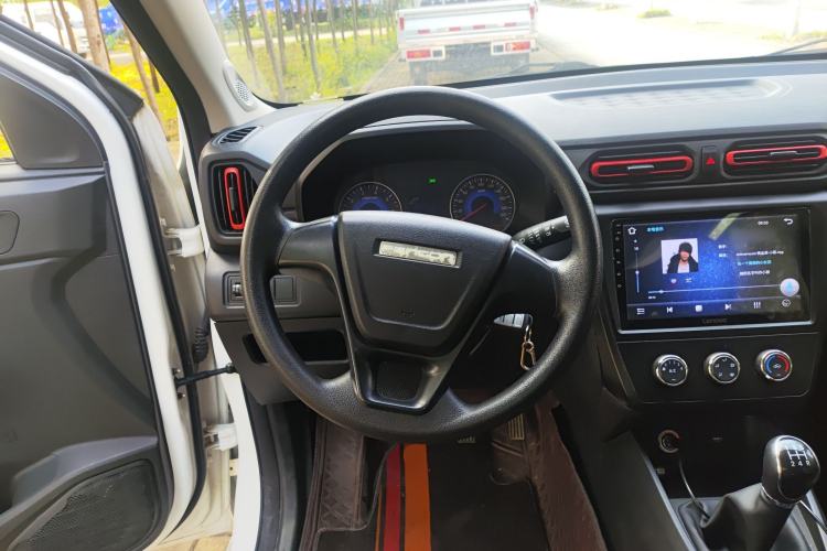 Used Dongfeng Fengon 380 2022 1.5L Standard Edition 7-Seater Passenger Vehicle Steering Wheel