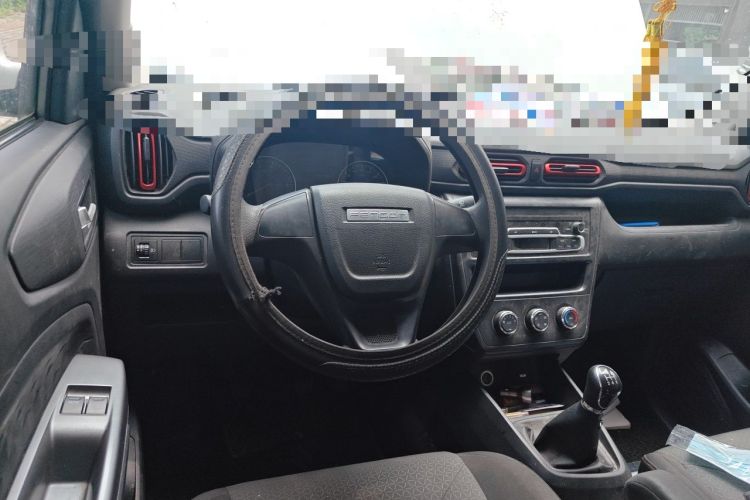 Used Dongfeng Fengon 380 2022 1.5L Comfort-Class Passenger Vehicle (Steel Spring) with 7 Seats Steering Wheel