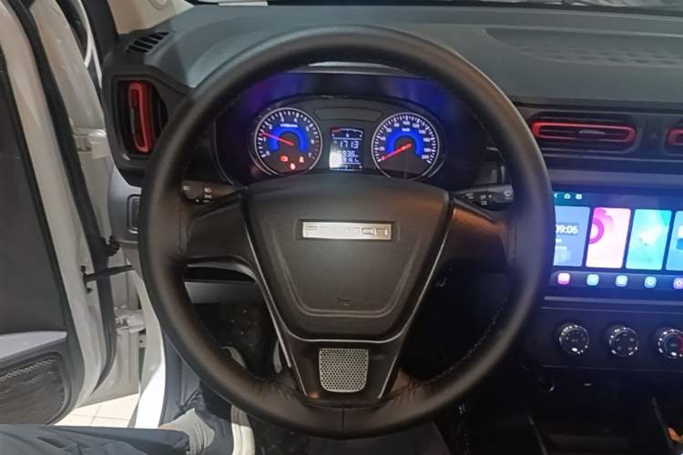 Used Dongfeng Fengon 380 2022 1.5L Luxury Edition Passenger Vehicle 5 Seats Steering Wheel