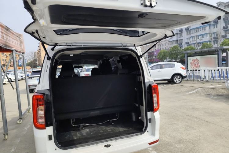 Used Dongfeng Fengon 380 2022 1.5L Standard Edition 7-Seater Passenger Vehicle Trunk