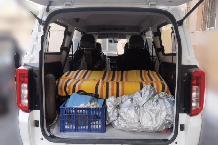 Used Dongfeng Fengon 380 2022 1.5L Comfort-Class Passenger Vehicle (Steel Spring) with 7 Seats Trunk