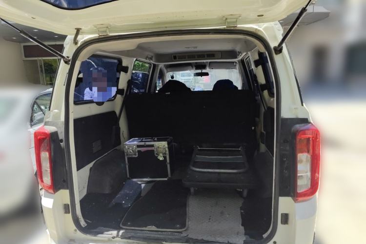 Used Dongfeng Fengon 380 2022 1.5L Comfort-Class Passenger Vehicle (Spiral Spring) – 5 Seats Trunk