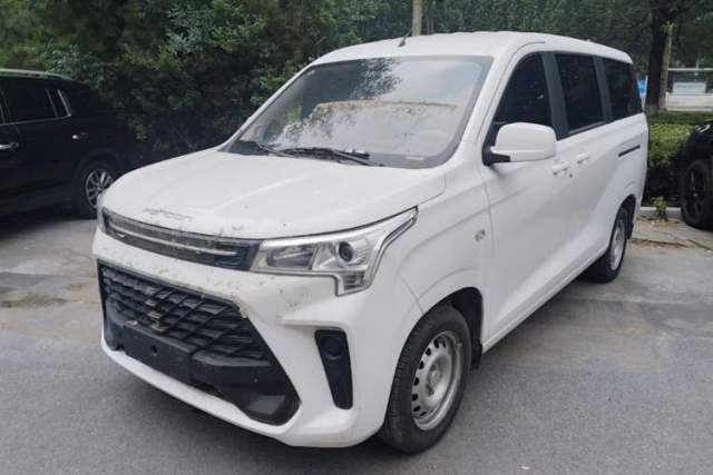 Used Dongfeng Fengon 380 2022 1.5L Standard Edition 7-Seater Passenger Vehicle
