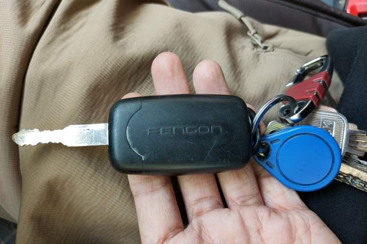 Used Dongfeng Fengon 380 2022 1.5L Comfort-Class Passenger Vehicle (Steel Spring) with 7 Seats Vehicle Key