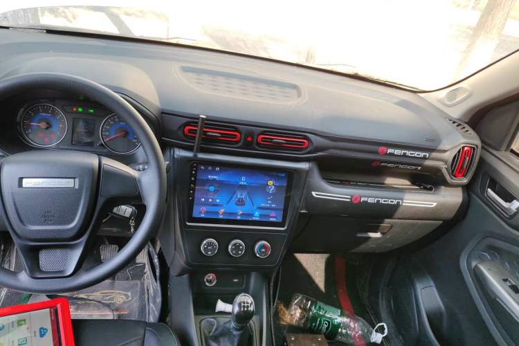 Used Dongfeng Fengon 380 2022 1.5L Comfort-Class Passenger Vehicle (Steel Spring) with 7 Seats Audio And AC Panel