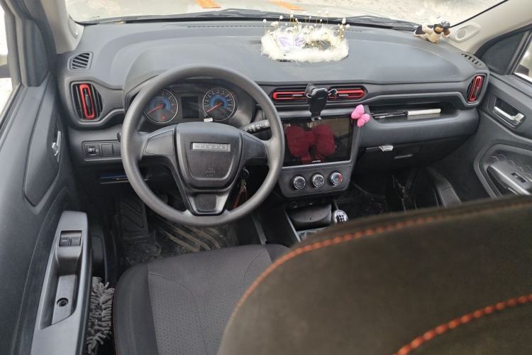 Used Dongfeng Fengon 380 2022 1.5L Comfort-Class Passenger Vehicle (Steel Spring) with 7 Seats Center Console