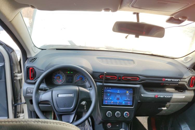 Used Dongfeng Fengon 380 2022 1.5L Comfort-Class Passenger Vehicle (Steel Spring) with 7 Seats Center Console