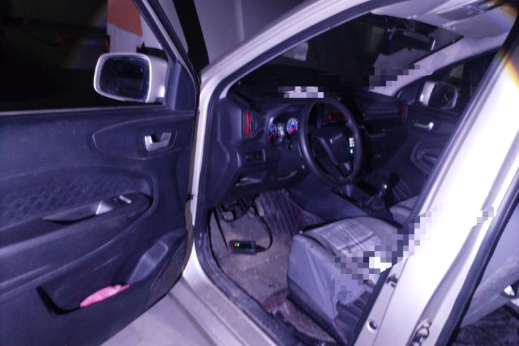 Used Dongfeng Fengon 380 2022 1.5L Comfort-Class Passenger Vehicle (Steel Spring) with 7 Seats Driver Seat