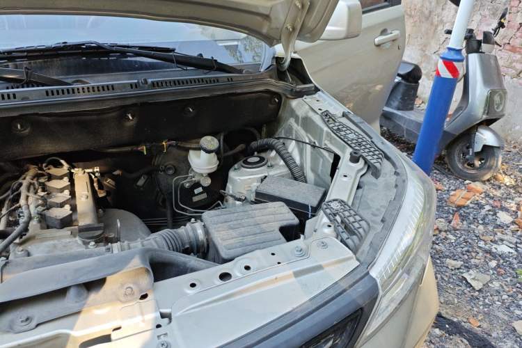 Used Dongfeng Fengon 380 2022 1.5L Comfort-Class Passenger Vehicle (Steel Spring) with 7 Seats Engine Bay Left