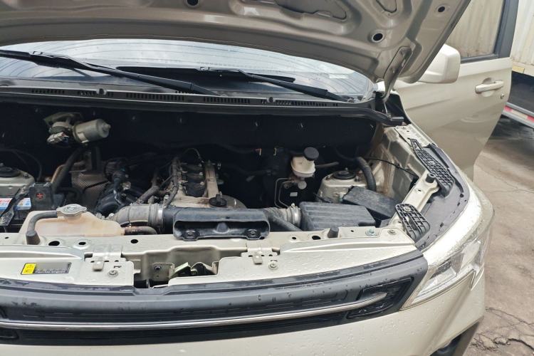 Used Dongfeng Fengon 380 2022 1.5L Comfort-Class Passenger Vehicle (Steel Spring) with 7 Seats Engine Bay Left