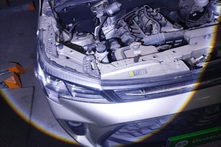 Used Dongfeng Fengon 380 2022 1.5L Comfort-Class Passenger Vehicle (Steel Spring) with 7 Seats Engine Bay Right
