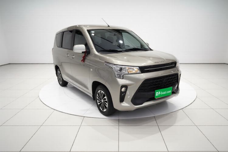 Used Dongfeng Fengon 380 2022 1.5L Comfort-Class Passenger Vehicle (Steel Spring) with 7 Seats Exterior 1