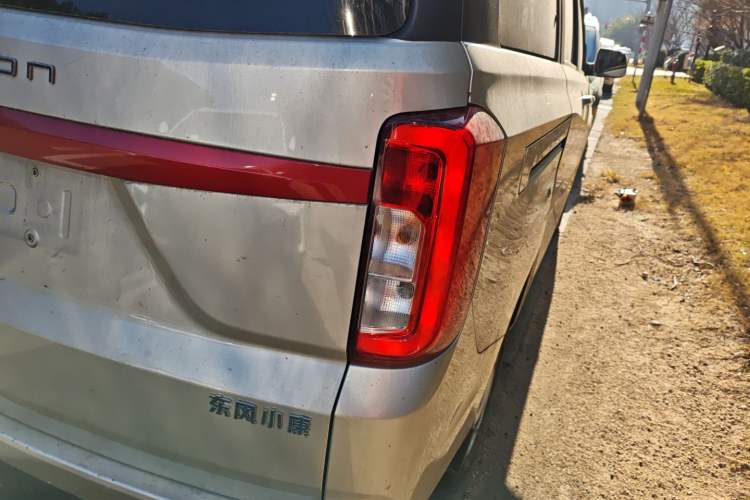 Used Dongfeng Fengon 380 2022 1.5L Standard Edition 7-Seater Passenger Vehicle Exterior 6