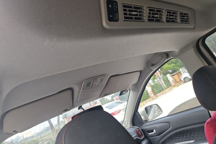 Used Dongfeng Fengon 380 2022 1.5L Comfort-Class Passenger Vehicle (Steel Spring) with 7 Seats Headliner