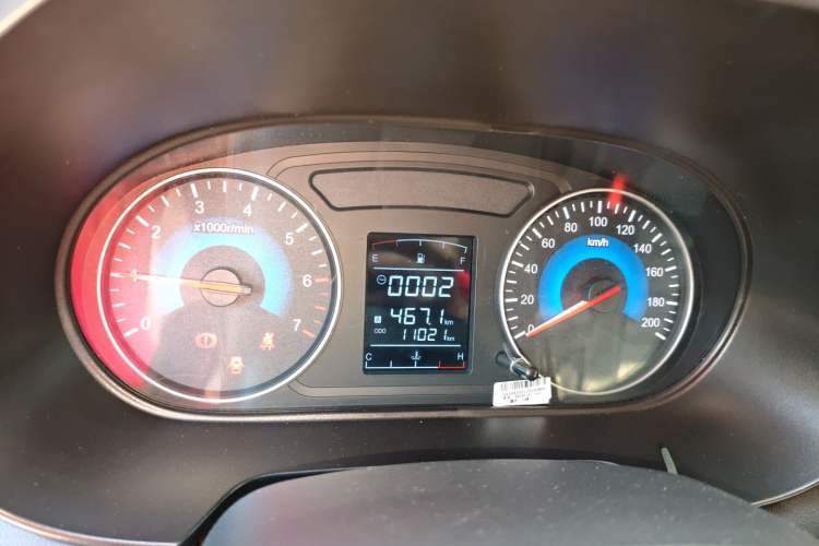 Used Dongfeng Fengon 380 2022 1.5L Standard Edition 7-Seater Passenger Vehicle Instrument Cluster