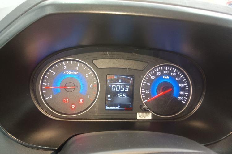 Used Dongfeng Fengon 380 2022 1.5L Comfort-Class Passenger Vehicle (Steel Spring) with 5 Seats Instrument Cluster