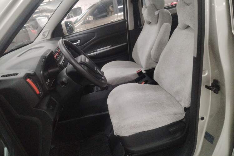 Used Dongfeng Fengon 380 2022 1.5L Standard Edition 7-Seater Passenger Vehicle Left Front Seat