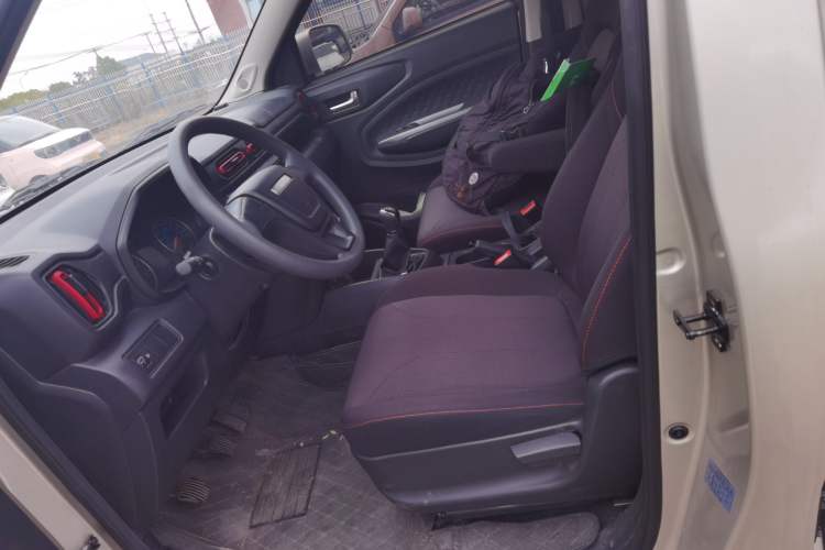Used Dongfeng Fengon 380 2022 1.5L Comfort-Class Passenger Vehicle (Steel Spring) with 7 Seats Left Front Seat