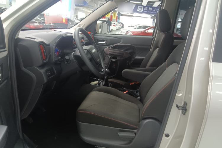 Used Dongfeng Fengon 380 2022 1.5L Comfort-Class Passenger Vehicle (Steel Spring) with 5 Seats Left Front Seat