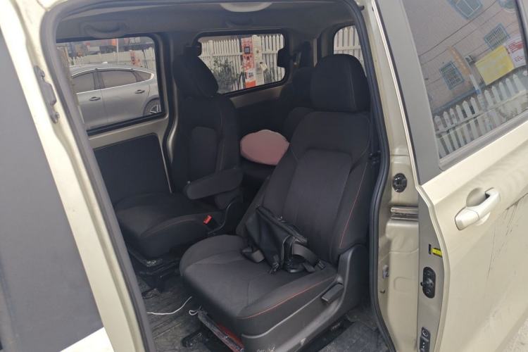 Used Dongfeng Fengon 380 2022 1.5L Comfort-Class Passenger Vehicle (Steel Spring) with 7 Seats Left Rear Seat