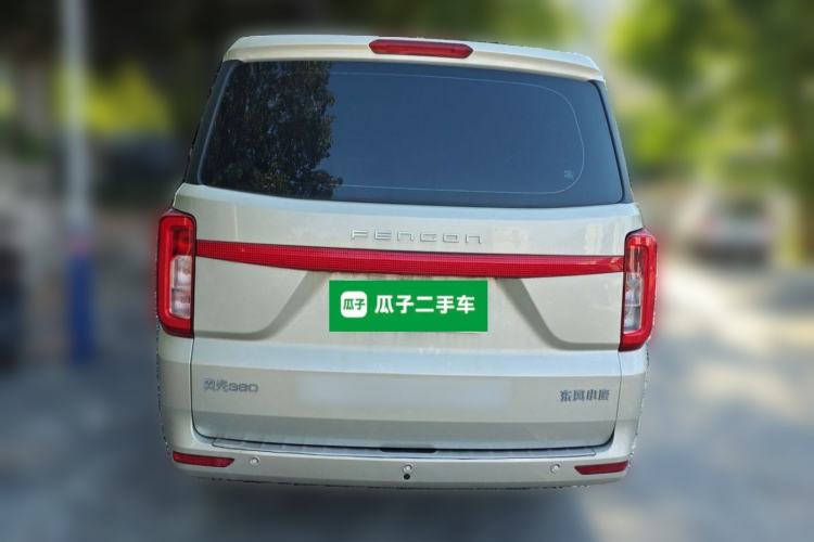 Used Dongfeng Fengon 380 2022 1.5L Comfort-Class Passenger Vehicle (Steel Spring) with 7 Seats Rear