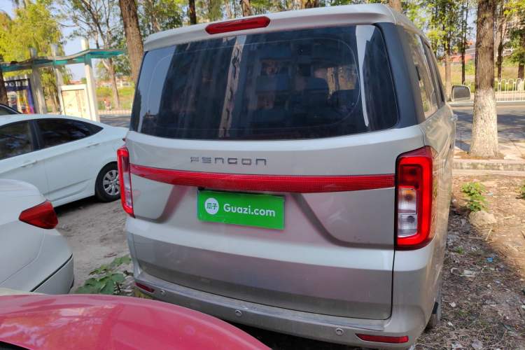 Used Dongfeng Fengon 380 2022 1.5L Comfort-Class Passenger Vehicle (Steel Spring) with 7 Seats Rear