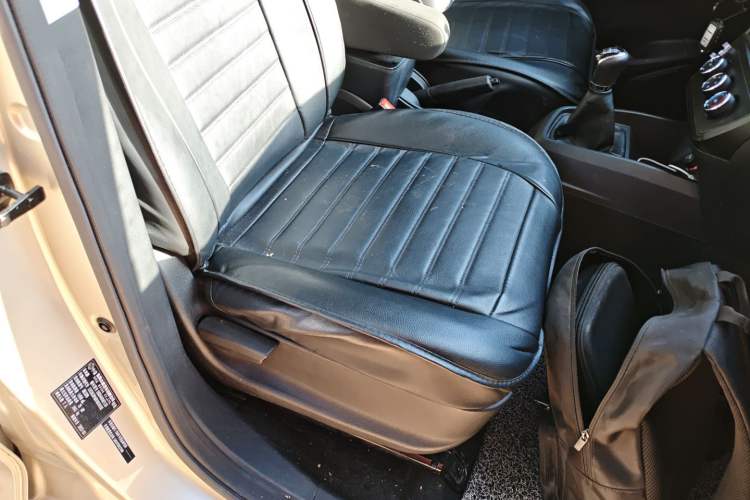 Used Dongfeng Fengon 380 2022 1.5L Standard Edition 7-Seater Passenger Vehicle Right Front Seat