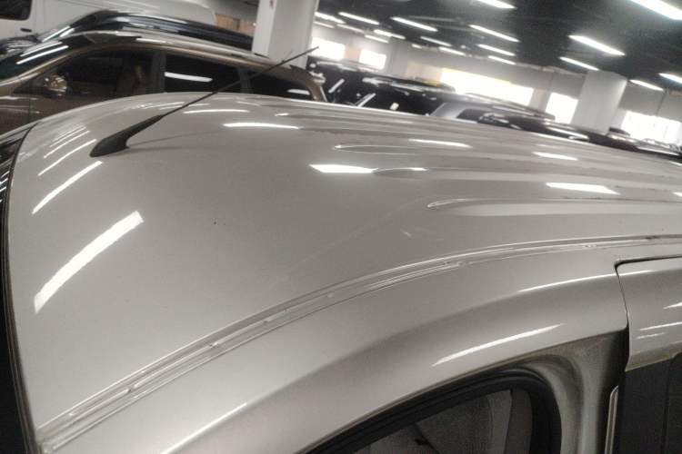 Used Dongfeng Fengon 380 2022 1.5L Standard Edition 7-Seater Passenger Vehicle Roof