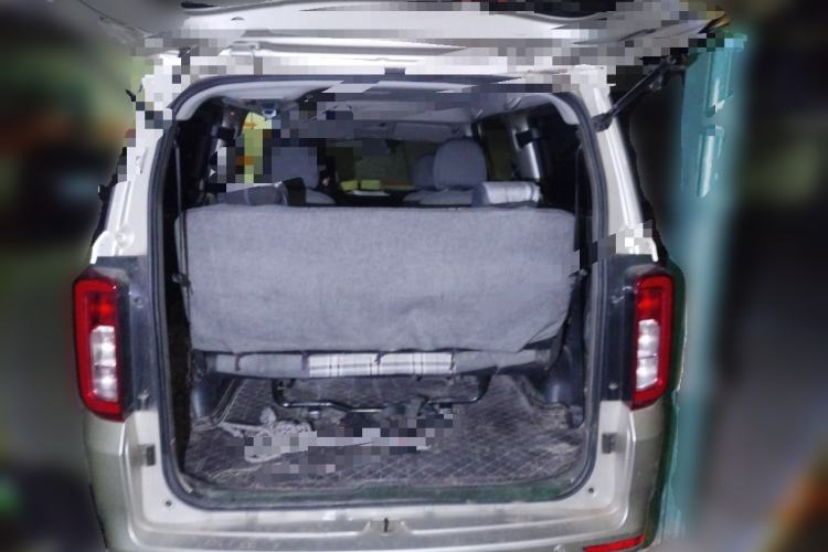 Used Dongfeng Fengon 380 2022 1.5L Comfort-Class Passenger Vehicle (Steel Spring) with 7 Seats Trunk