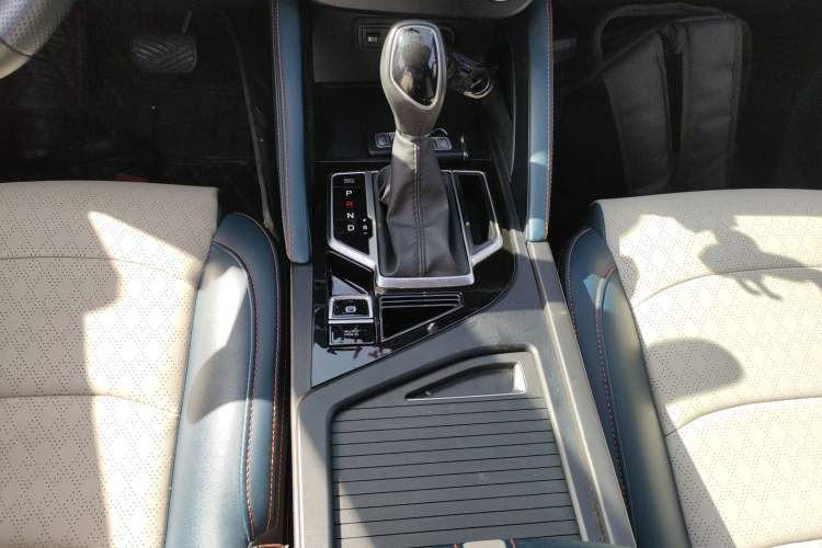 Used Dongfeng Fengon 500 2022 1.5T CVT Comfort Edition Gear Lever