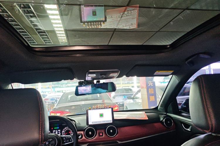 Used Dongfeng Fengon 500 2021 1.5L CVT Enjoyment Version Headliner