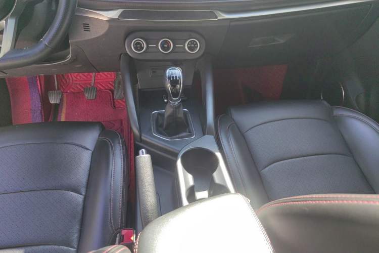 Used Dongfeng Fengon 500 2021 1.5L Manual Enjoyment Model Gear Lever