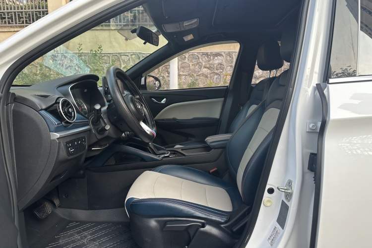 Used Dongfeng Fengon 500 2022 1.5T CVT Comfort Edition Interior 2