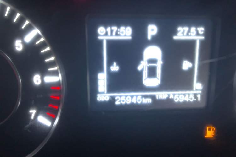 Used Dongfeng Fengon 500 2022 1.5T CVT Comfort Edition Odometer Close Up