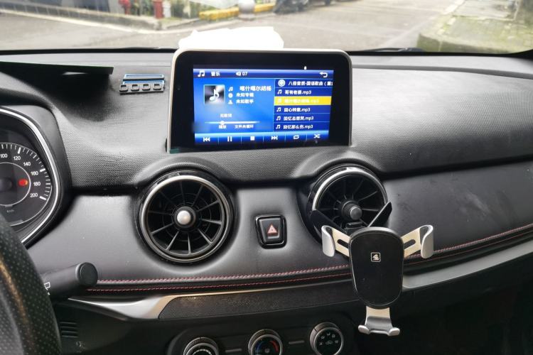 Used Dongfeng Fengon 500 2021 1.5L CVT Enjoyment Model Audio And AC Panel