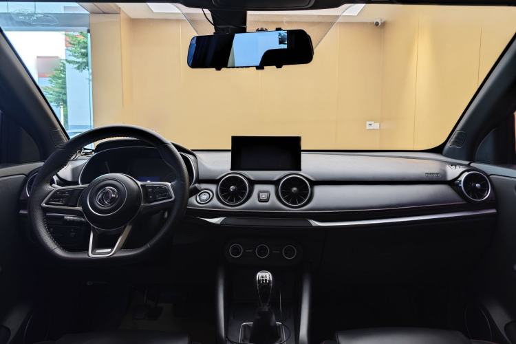 Used Dongfeng Fengon 500 2021 1.5L Manual Enjoyment Model Audio And AC Panel