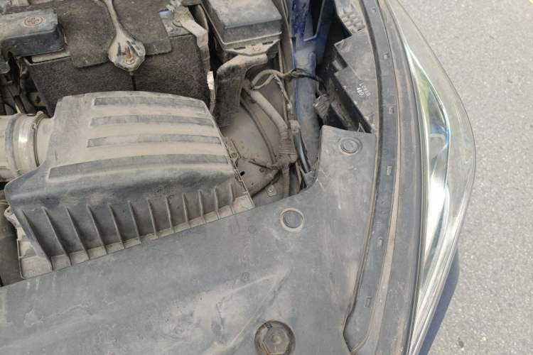 Used Dongfeng Fengon 500 2021 1.5L Manual Enjoyment Model Engine Bay Left