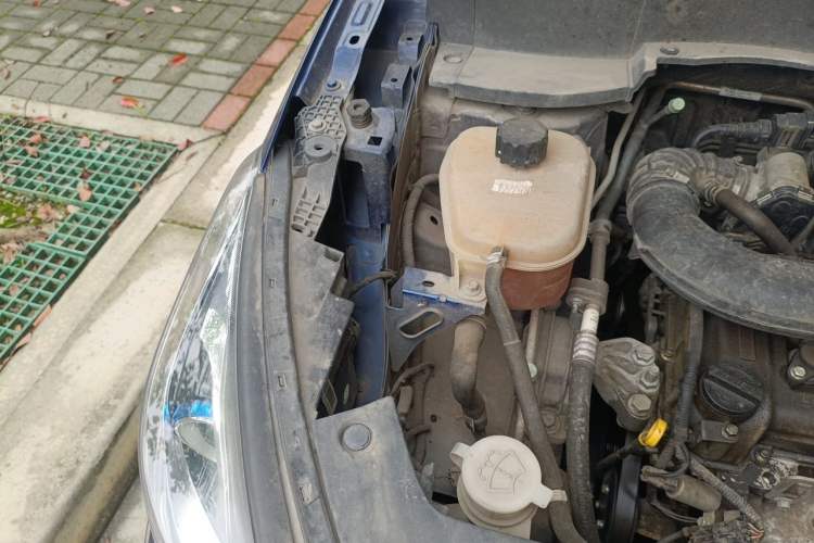 Used Dongfeng Fengon 500 2021 1.5L Manual Enjoyment Model Engine Bay Right
