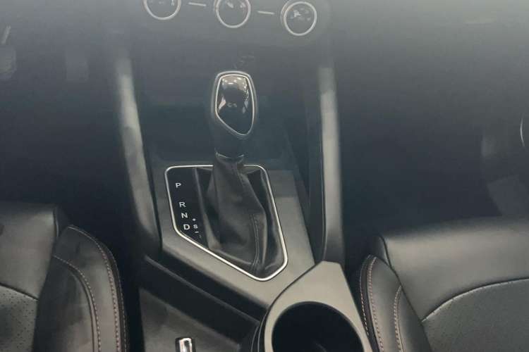 Used Dongfeng Fengon 500 2021 1.5L CVT Enjoyment Model Gear Lever