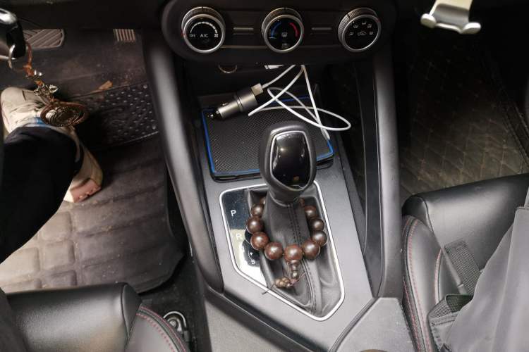 Used Dongfeng Fengon 500 2021 1.5L CVT Enjoyment Model Gear Lever