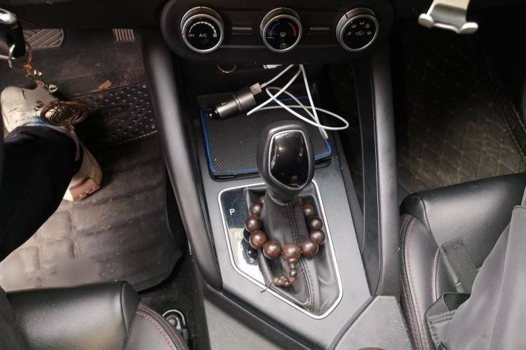 Used Dongfeng Fengon 500 2021 1.5L CVT Enjoyment Model Gear Lever