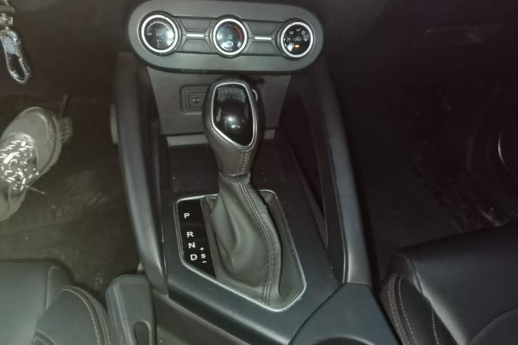 Used Dongfeng Fengon 500 2021 1.5L CVT Enjoyment Model Gear Lever