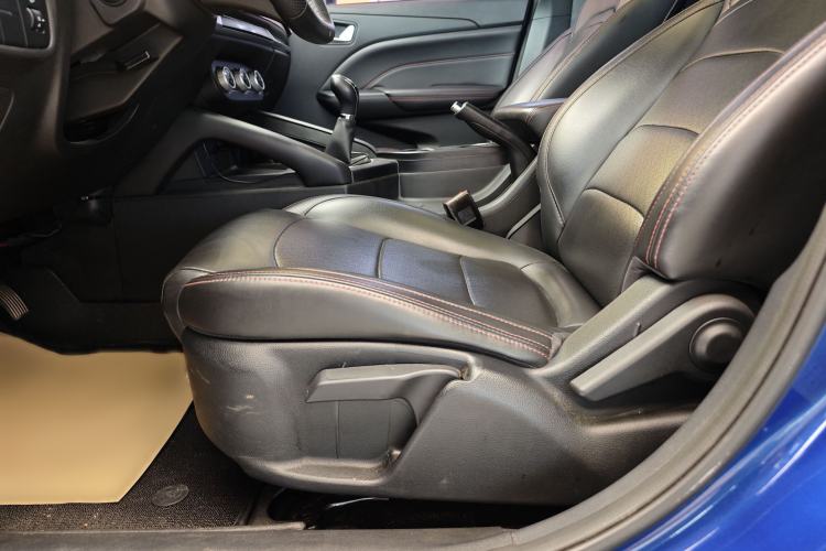 Used Dongfeng Fengon 500 2021 1.5L Manual Enjoyment Model Interior 8