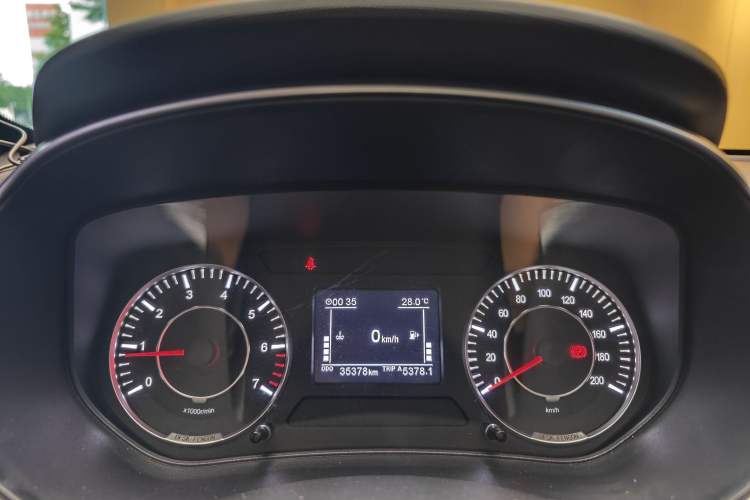 Used Dongfeng Fengon 500 2021 1.5L Manual Enjoyment Model Odometer Close Up