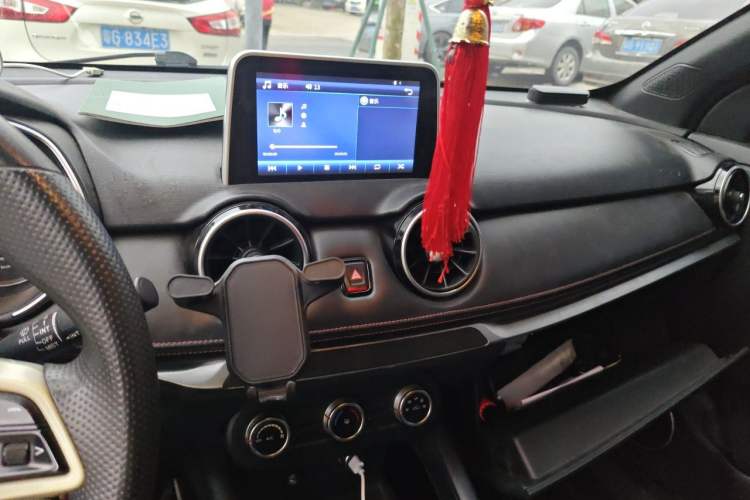 Used Dongfeng Fengon 500 2021 1.5L Manual Enjoyment Model Audio And AC Panel