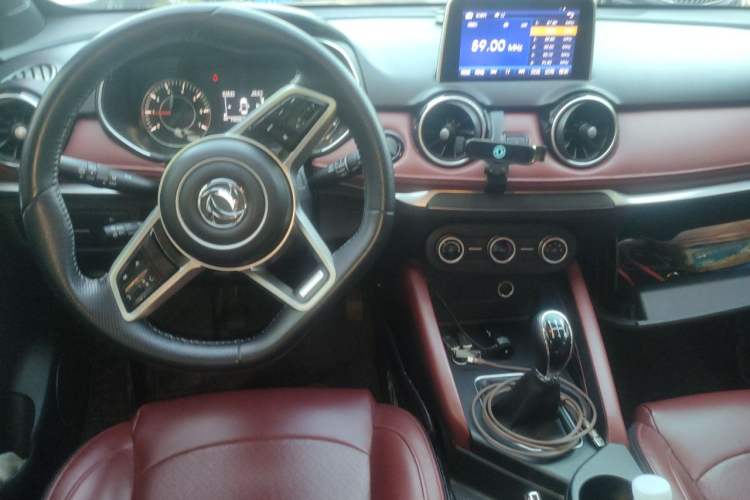 Used Dongfeng Fengon 500 2021 1.5L Manual Enjoyment Model Center Console