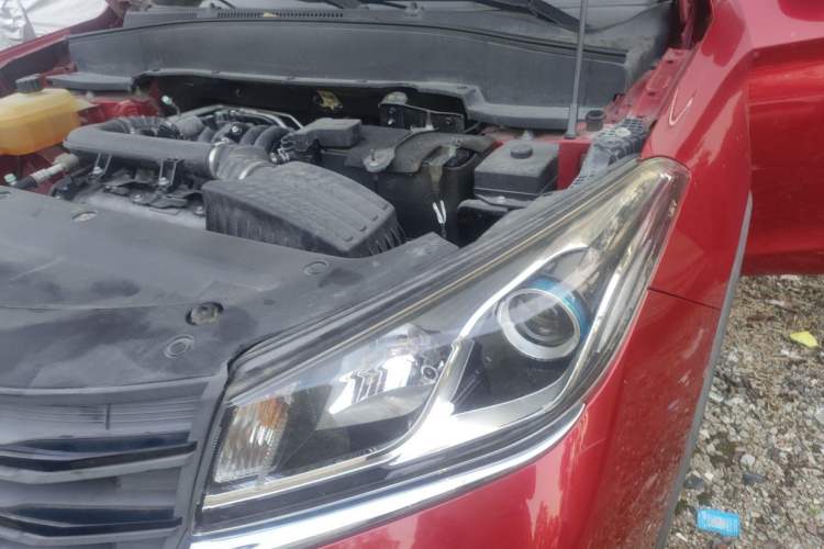 Used Dongfeng Fengon 500 2021 1.5L Manual Enjoyment Model Engine Bay Left