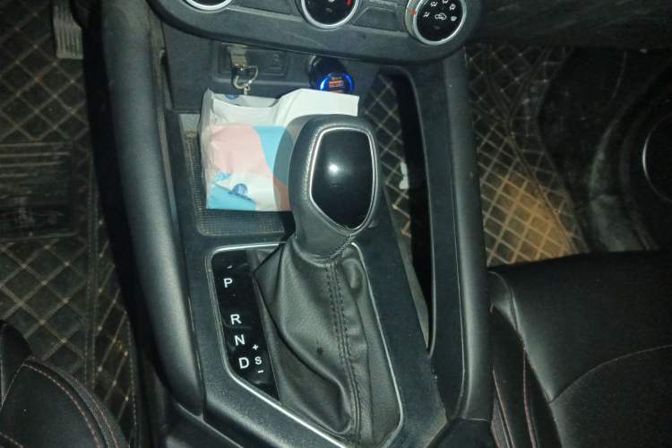 Used Dongfeng Fengon 500 2021 1.5L CVT Enjoyment Model Gear Lever
