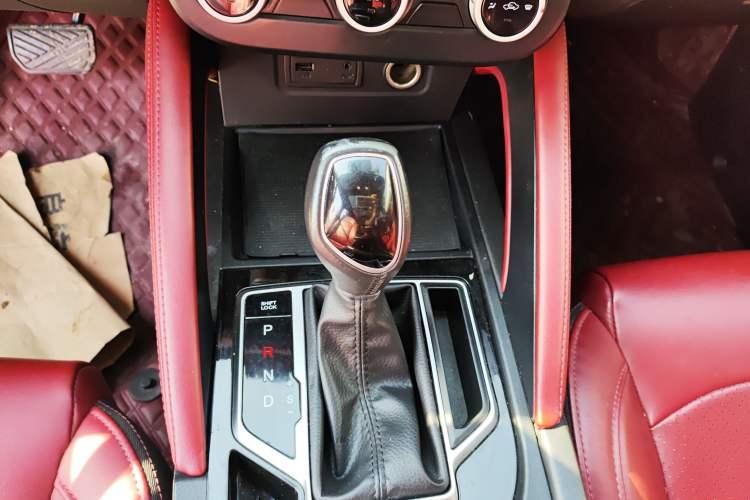 Used Dongfeng Fengon 500 2021 1.5L CVT Enjoyment Version Gear Lever