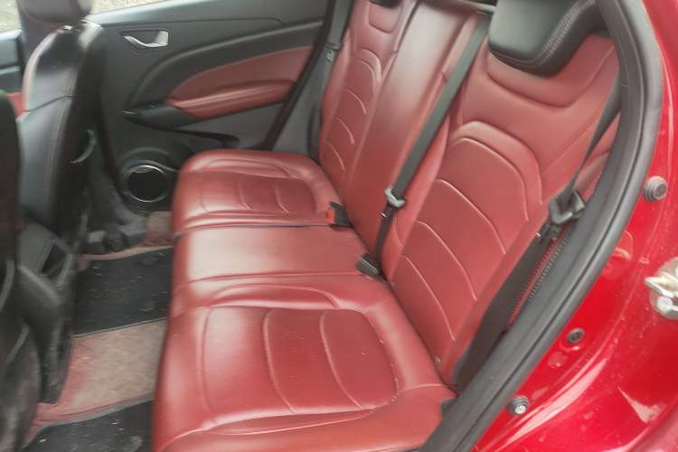 Used Dongfeng Fengon 500 2021 1.5L CVT Enjoyment Version Left Rear Seat